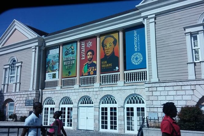 Montego Bay Highlights Tour from Montego Bay - Scotchies Drax Hall: Jerk Chicken Stop Without the Fuss