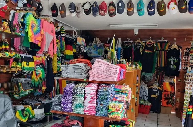 Montego Bay Hip Strip Shopping and Margaritaville - Margaritaville on the Beachfront: Drinks, Entertainment, and a Break From Shopping