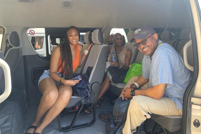 Montego Bay Hotels Private Airport Transfer - Chauffeurs who share practical Jamaica tips