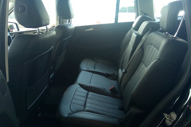 Montego Bay Hotels Private Airport Transfer from Montego Bay(MBJ) - The included perks: bottled water and a Red Stripe on arrival
