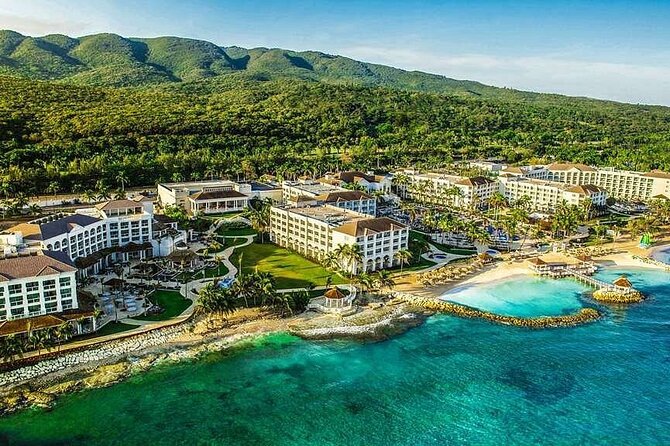 Montego Bay Jamaica Airport Transfer to Hotels in Montego Bay - Included comforts, and the one thing you need to bring