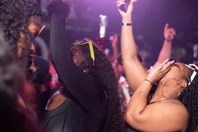 Montego Bay Night Out Lounge2727 Private and Customize Transfer - The all-you-can-drink open bar: great concept, confirm the details