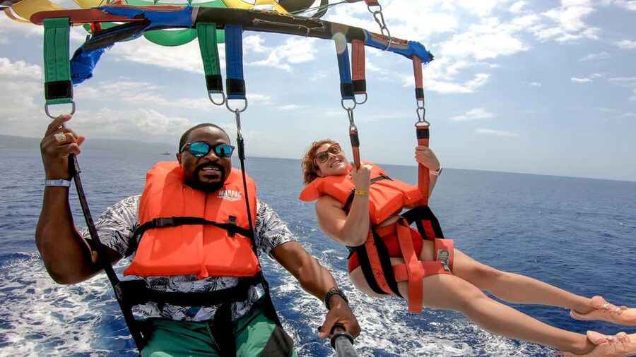 Montego Bay: Parasailing and Jet Ski Combo with Pickup - Jet Skiing: 30 Minutes of Speed and Coastline Views
