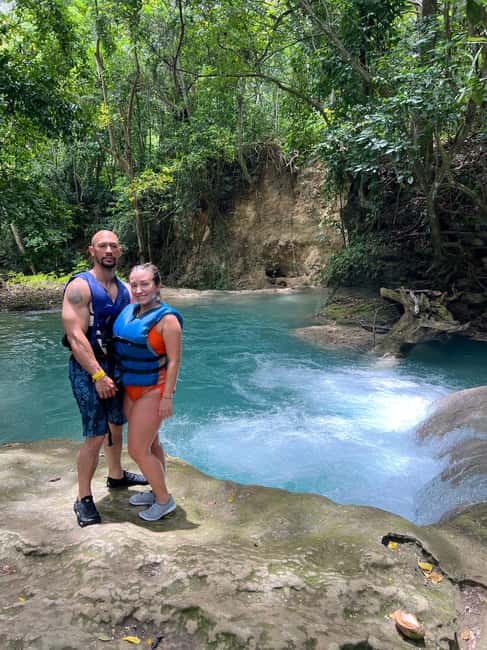 Montego Bay: Private Dunn's River Falls and Blue Hole Tour - Guide quality: when Alando makes the day better