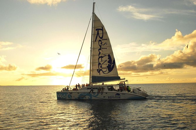 Montego Bay: Reggae Sunset Catamaran Cruise - Included Open Bar and Hors d’Oeuvres: The Real Value