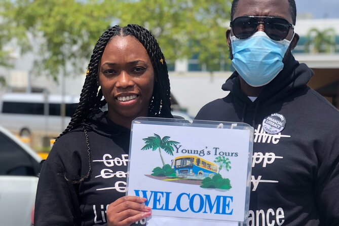 Montego Bay Roundtrip Luxury Transfer with Lounge Access - Should you book Youngs Tour lounge transfer and private car?