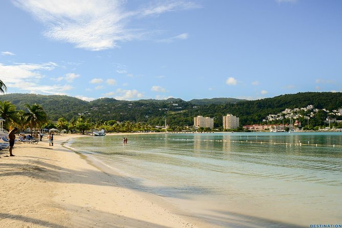 Montego Bay Sightseeing and Shopping Tour - Stop 1, Hip Strip: shopping time in the middle of it all