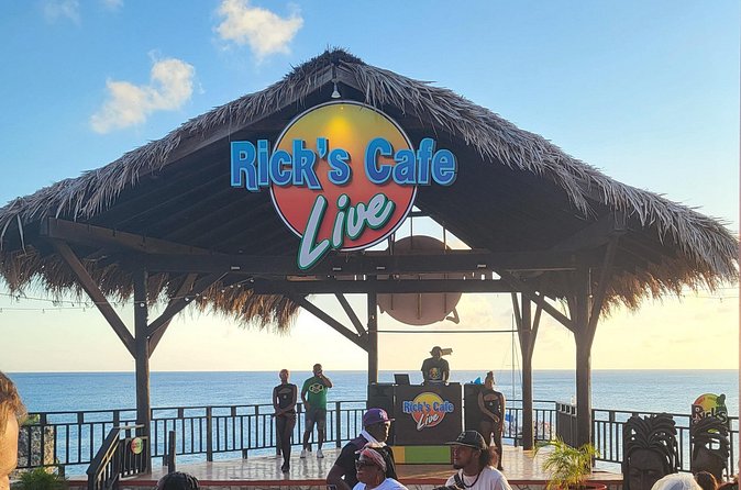Negril Beach Break and Ricks Cafe - Montego Bay Cruise Port - Pickup, vehicle comfort, and what “6 hours” really means