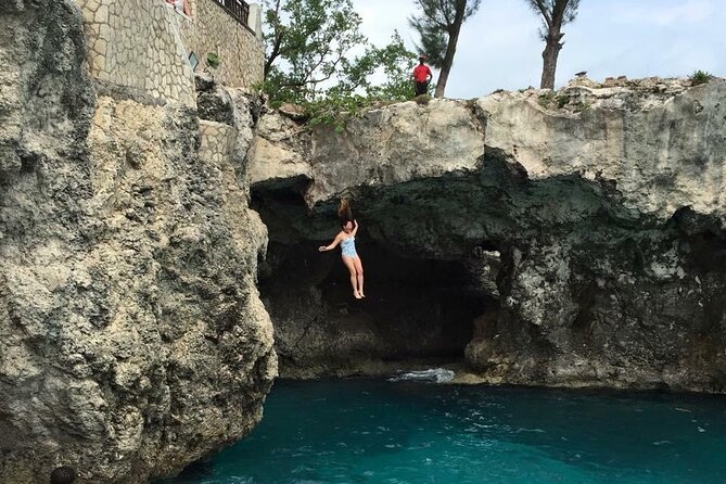 Negril Beach Break and Ricks Cafe - Montego Bay Cruise Port - Negril’s 7-mile beach break: where the day actually happens