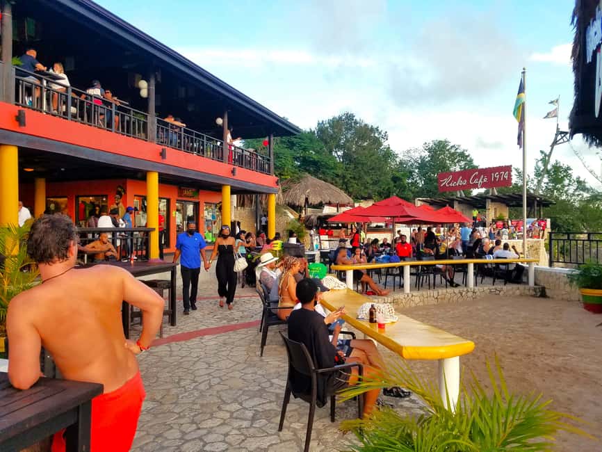 Negril Beach Experience & Rick's Cafe from Montego Bay - Food on the Beach-to-Cliffs Route: Jerk Chicken and Local Dishes