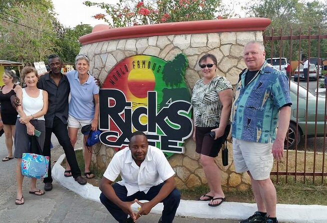 Negril Seven Miles Beach Day and Rick's Cafe Sunset Private Tour - Seven Mile Beach: your 3-hour window to swim and sun