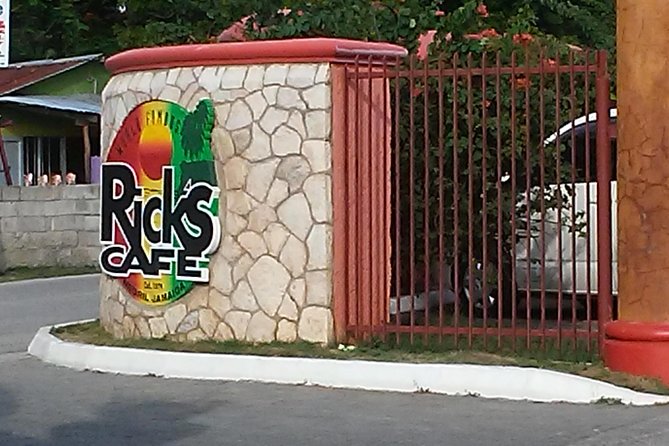 Negril seven Miles Beaches & Shopping Only | Spend more time on the Beach: - Beach Shoppe Negril: a shopping stop that doesn’t hijack the day