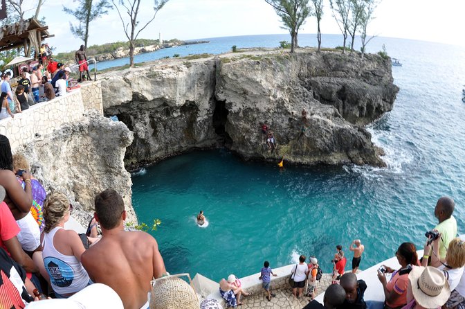Negril Sunset Trip to Rick's Cafe from Montego Bay and Grand Palladium - Optional cliff jumping: fun to watch, smart to think about safety