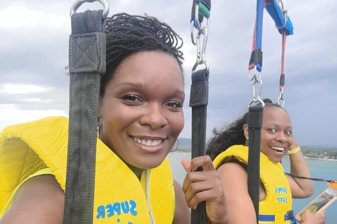Negrils Seven Miles Beach, Rick's cafe and Parasailing Tour. - Transportation comfort and timing: the 8-hour reality