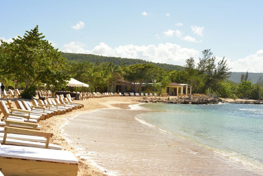 Ocho Rios: Bamboo Beach Club VIP Pass with Lunch and Drinks - Swimming, reggae, and entertainment: how the 5 hours actually feel