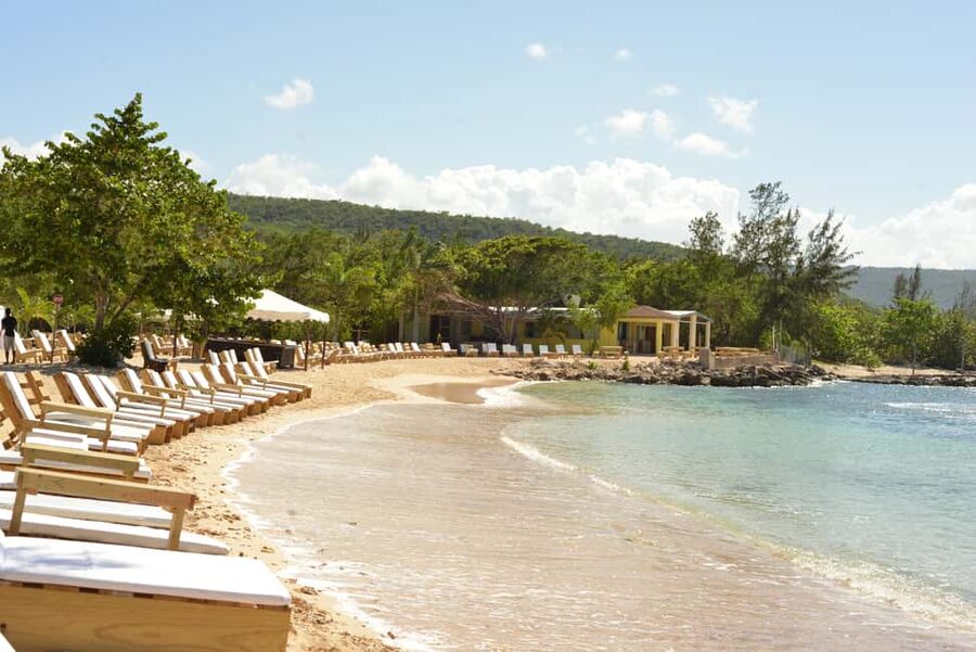 Ocho Rios: Bamboo Beach Club VIP Pass with Lunch and Drinks - The 4-course lunch: jerk chicken, fish, and dessert you will actually remember