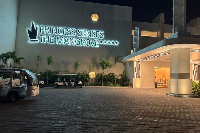 Princess Grand/Senses Mangrove Airport Transfer from Montego Bay - First Step: Finding Your Driver at Sangster (MBJ)