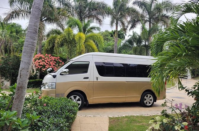Private Airport Transfer | Montego Bay( Price vary on location) - The Ride: Comfort, Safety, and Local Tips Along the Way