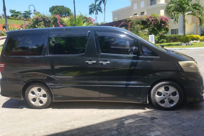 Private Airport Transfer to Dreams Rose Hall Resort - Round trip or one-way flexibility for your Jamaica plan