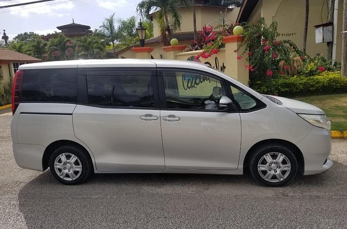 Private Airport Transfer to Jewel Grande Montego Bay Resort - Who should book this transfer, and who might not need it