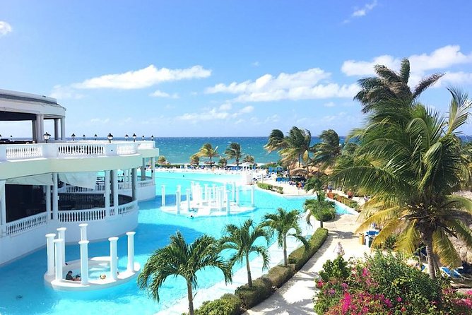 Private Airport Transfer to Lady Hamilton and Grand Palladium - Meet the Driver: Signs, Names, and Fast Access to Your Ride