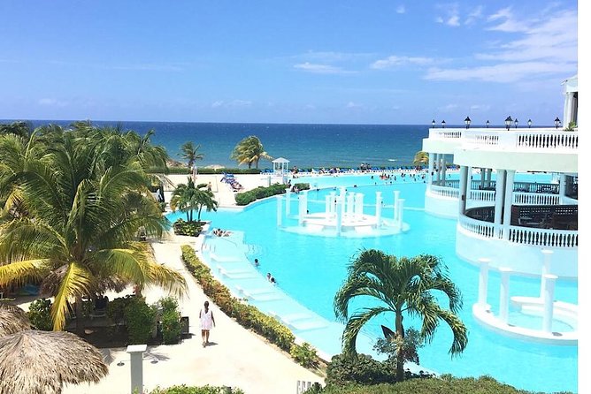 Private Airport Transfer to Lady Hamilton and Grand Palladium - Possible Drawback to Plan For