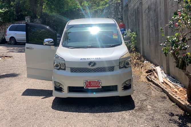 Private Airport Transfer to or from Ocean Coral Spring Resort - Arrival at Ocean Coral Spring: start your vacation, not your paperwork