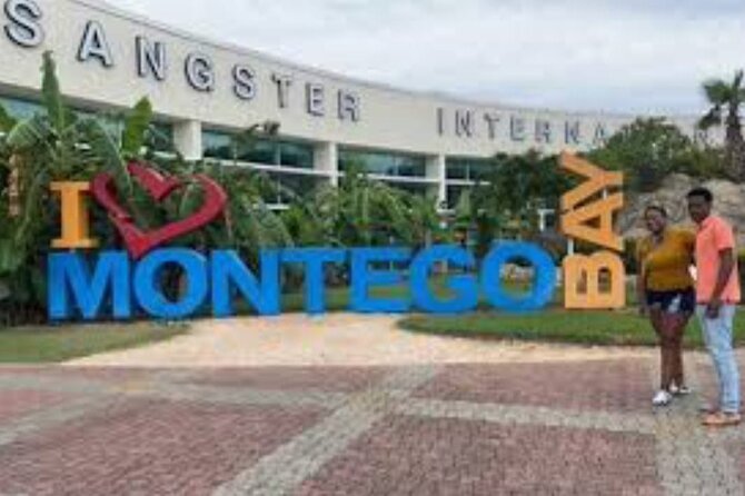 Private Airport Transfers to/from Hotels in Montego Bay - En Route With a Driver Who Knows the Rhythm