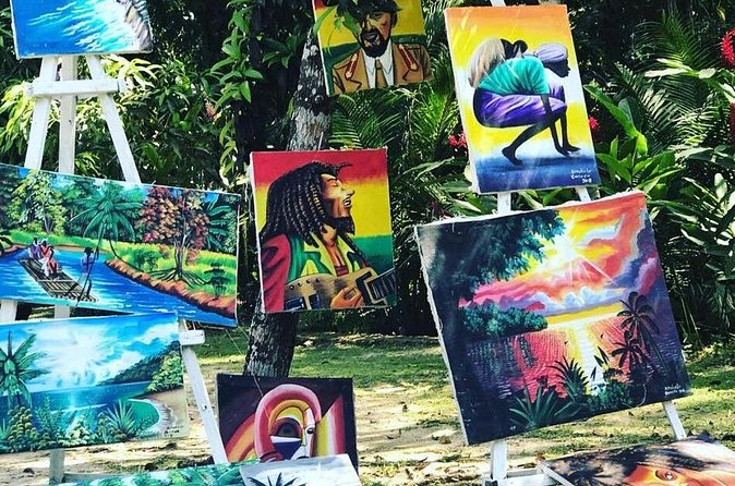 [PRIVATE]Dunn's River & Martha Brae Rafting - Entrance & Lunch - Private tour setup in practice: just your group, better pacing