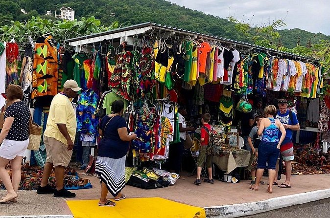 Private Guided 2-Hour Tour in Montego Bay - The extra sightseeing hour plus 30: using the travel time wisely