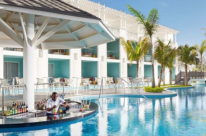 Private Montego Bay Jamaica Airport Transfer to Hotels in Negril - Price and value: $66.50 per person can be a steal, or a splurge, depending on your group