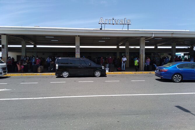 Private Round Trip Airport Transfer from Montego Bay to Ocho Rios - Your driver-guide: the real difference in a transfer
