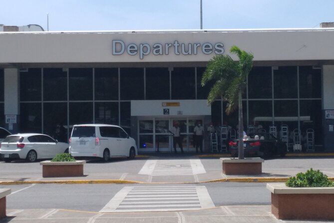 Private Round Trip Airport Transfer from Montego Bay to Ocho Rios - Inside the vehicle: AC, WiFi, and what you can expect on board