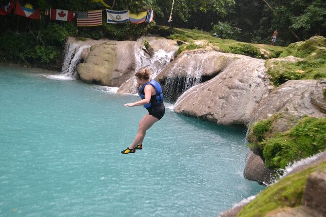 Private Tour from Falmouth to Ocho Rios Blue Hole and shopping - Passing Ocho Rios shopping and landmarks without losing the schedule