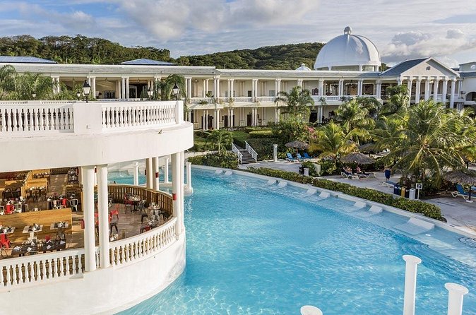 Private Transfer from MBJ Airport to Grand Palladium Hotel - The Drive Itself to Grand Palladium in Lucea