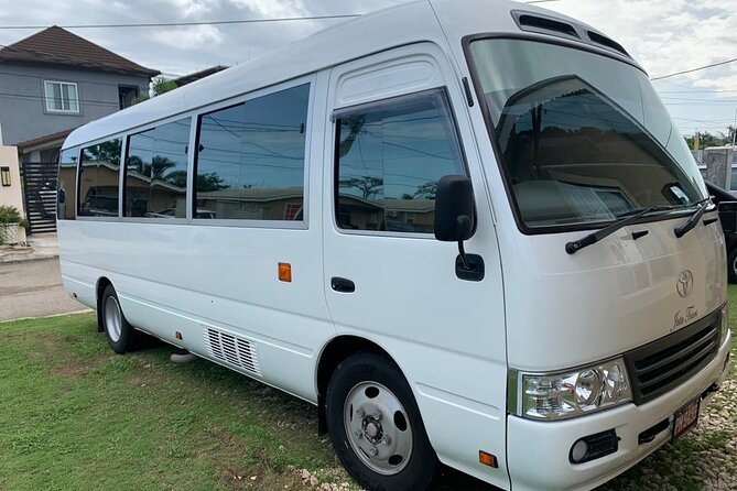 Private Transfer from Montego Bay Airport - Negril Hotels - Meeting Your Driver in the Airport Without Guesswork