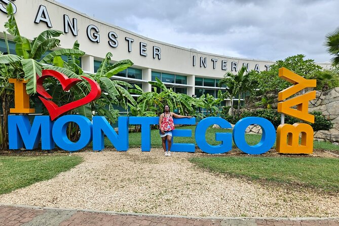Private Transfer From Montego Bay Airport to Hotels in MontegoBay - Inside the ride: private comfort plus quick Jamaica advice