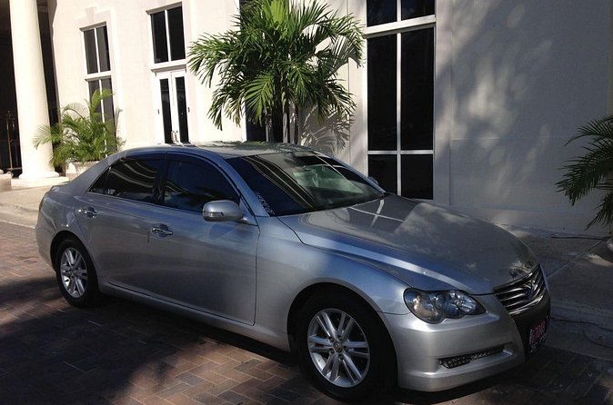 Private Transfer from Montego Bay Airport to Ocho Rios - 24/7 Support and the Mobile Ticket Advantage