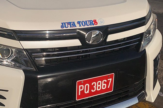 Private Transfer Grand Palladium and Royalton Blue Water Resort - The human factor: AJ and Jermaine keep you comfortable