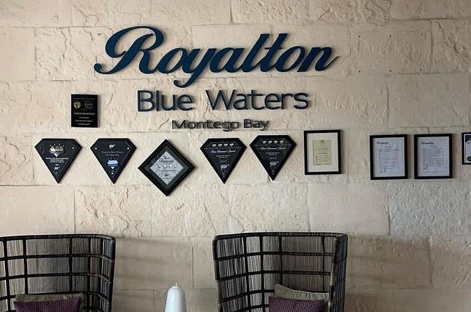 Private Transfer Grand Palladium and Royalton Blue Water Resort - How “private” changes the experience