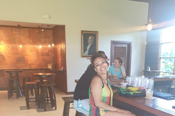 Private Transportation from Montego Bay to Appleton Estate & Pelican Bar - Guides and drivers: the difference between a car ride and a real day