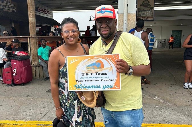 Private Transportation to and from Montego Bay Airports or Hotels - The ride details: AC, WiFi, water, and when alcohol shows up