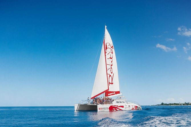 Reggae Catamaran and Snorkeling Open Bar Cruise Montego Bay - The boat reality check: crowding, deck heat, and space limits