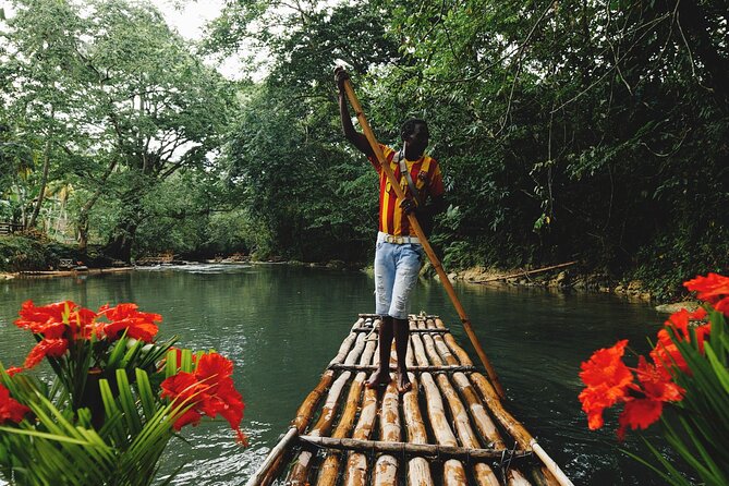 Rio Nuevo Bamboo River Rafting & Dunn's River Falls - How climbing and splashing work at Dunn’s River Falls