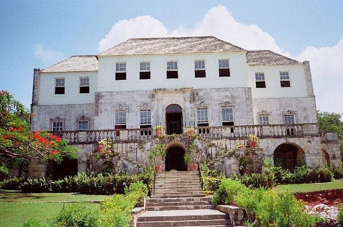 Rose Hall Great House Night Tour - After the house: bar drinks, restrooms, and the souvenir cup