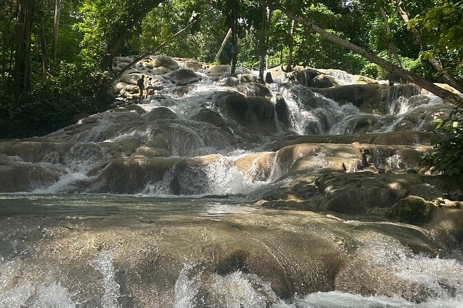 Round Trip Sangsters Montego Bay Airport to Ocho Rios transfers - Who this transfer is best for