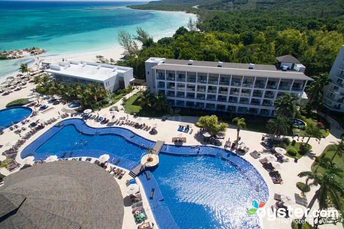 Royalton Blue Waters and Hideaway at Blue Waters Airport Transfer - Price and Value for a 45-Minute Private Transfer