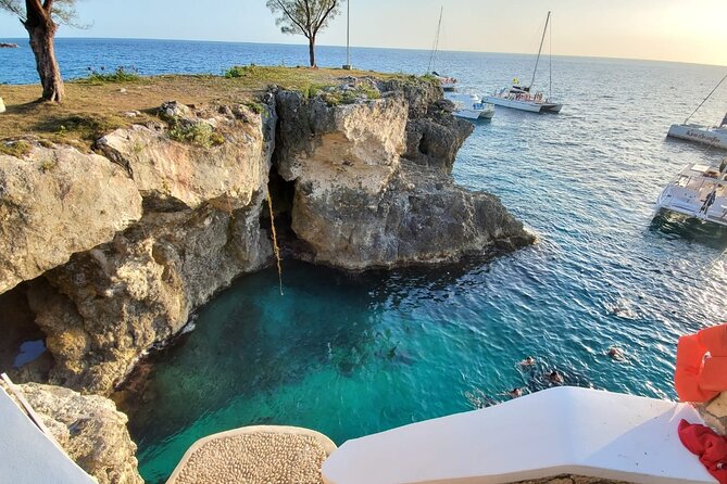 Sunset Catamaran cruise, Snorkeling and Rick's Cafe from Mobay - Open bar, mixologist, and snacks: fun value without making it a party boat